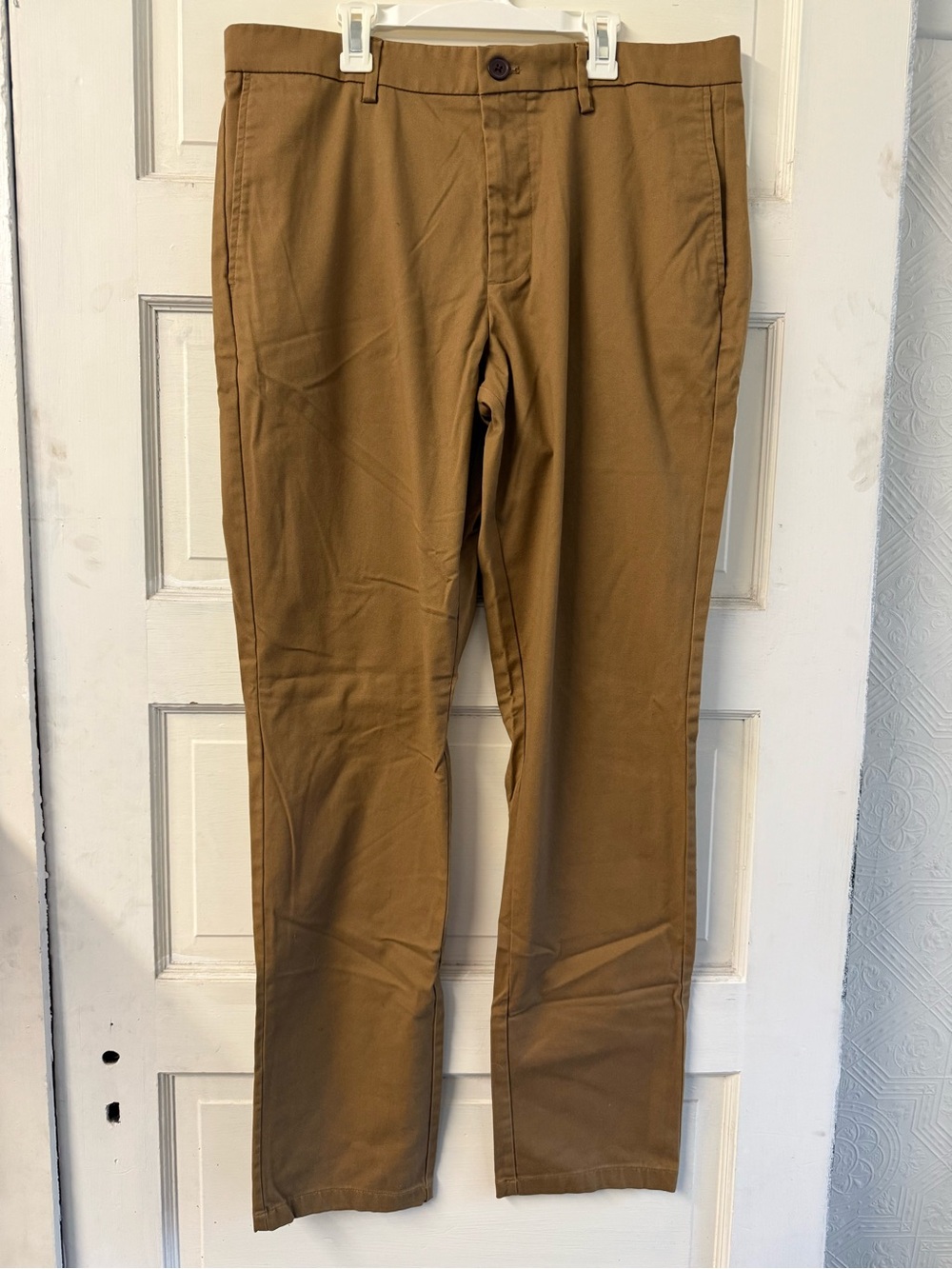 Old Navy Men's Chino Pants in Camel Brown